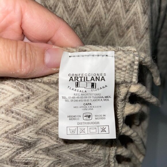 Artilana Vintage Womens Poncho One Size Tan Button Down Fringe Cape Zig Zag - Picture 7 of 8